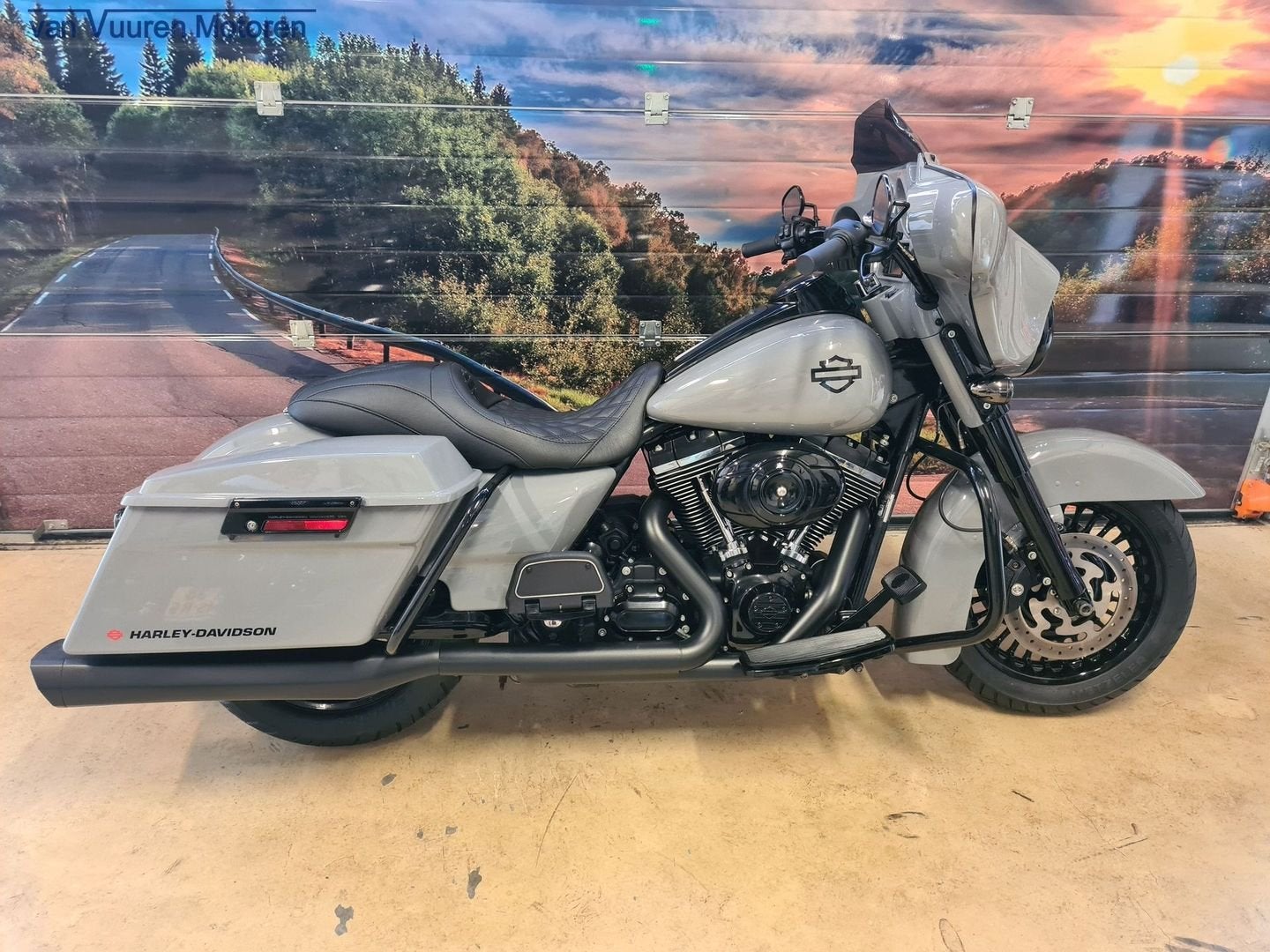 HARLEY-DAVIDSON ELECTRA GLIDE FLHX LOOK BTW MOTOR 2009, 2 cilinders, HARLEY-DAVIDSON, Chopper, Bedrijf