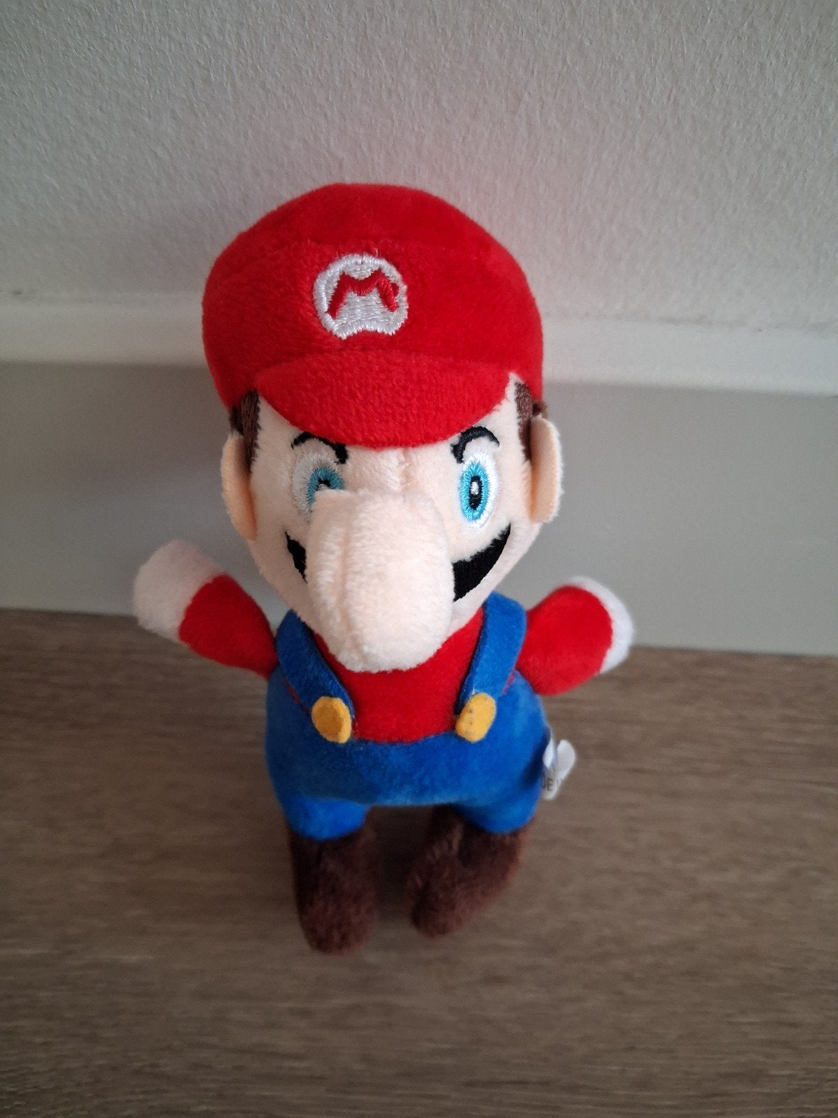Knuffel sleutelhanger Mario 13 cm rood blauw Nintendo L524, Ophalen of Verzenden, Zo goed als nieuw