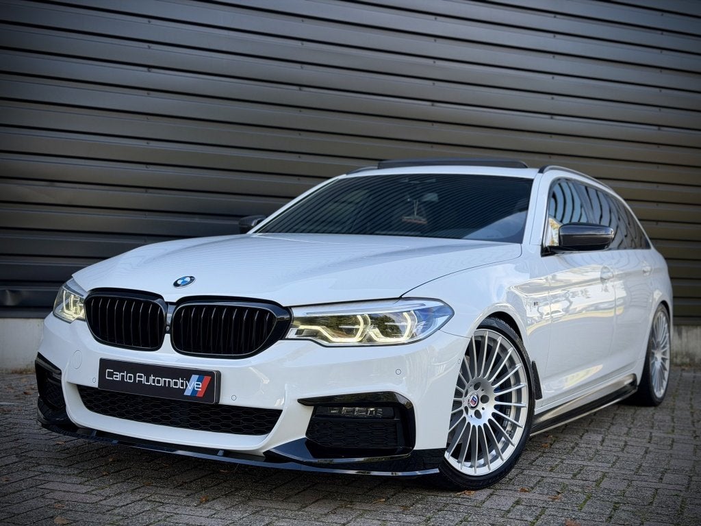 Bmw 5-serie Touring 530i M-PERF. PANO|HUD|360|H/K|NAPPA|VENT, Auto's, Gebruikt, Euro 6, 4 cilinders, Wit