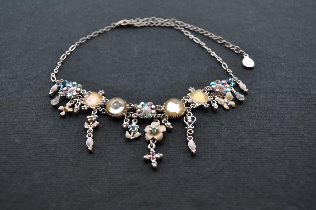 Ketting Precious Strass Vlinder Kruis Bloem 48 cm, Ophalen of Verzenden, Gebruikt, Zilver, Overige materialen