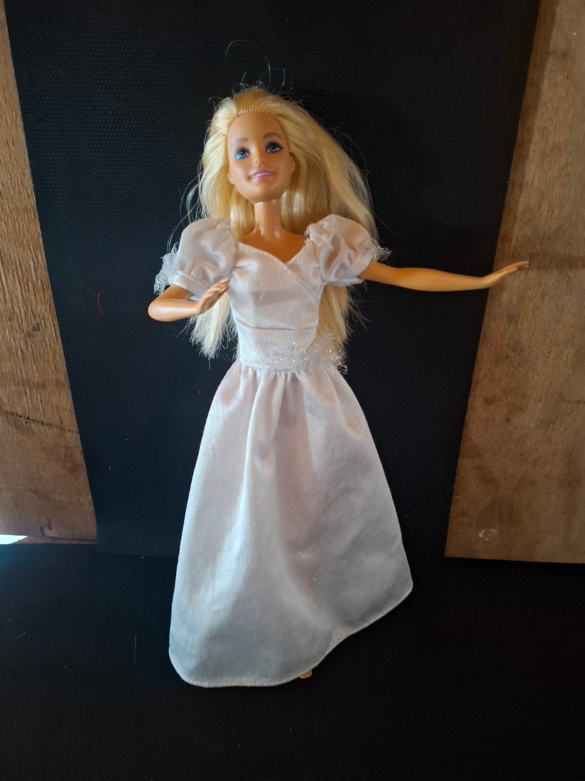 Barbie pop in witte jurk - Mattel 2015, Ophalen of Verzenden