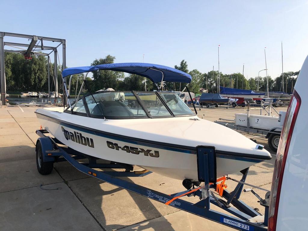 Malibu Wakeboard Boot met Trailer, Watersport en Boten, Speedboten, Ophalen, Gebruikt, Binnenboordmotor, 200 pk of meer