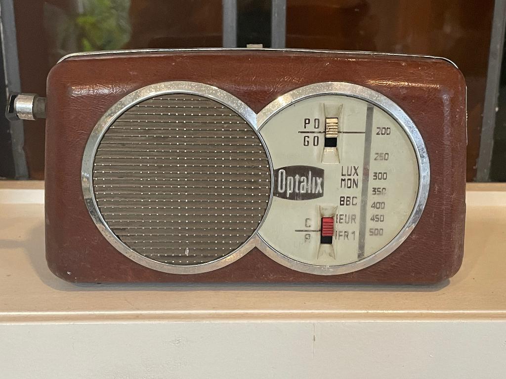 Optalix St. James S2. Begin jaren 70. Franse portable radio, Ophalen of Verzenden, Gebruikt, Radio