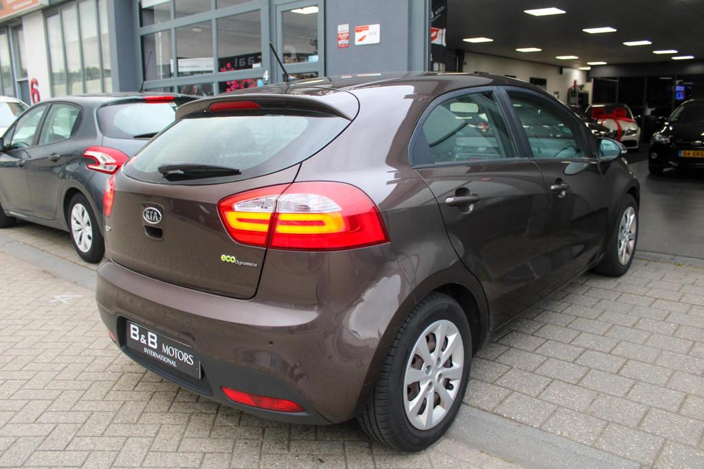 Kia Rio 1.2 CVVT Super Pack|CRUISE|KEYLESS|CLIMA|DEALER OH+, Auto's, Kia, Euro 5, Gebruikt, 4 cilinders, 49 €/maand