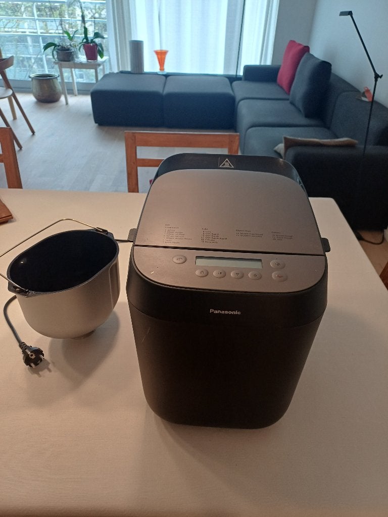 Broodbakmachine Panasonic SD-ZF2010 in goede staat, Met timer, Meer dan 10 programma's, 800 tot 1200 gram deeg, Ophalen of Verzenden