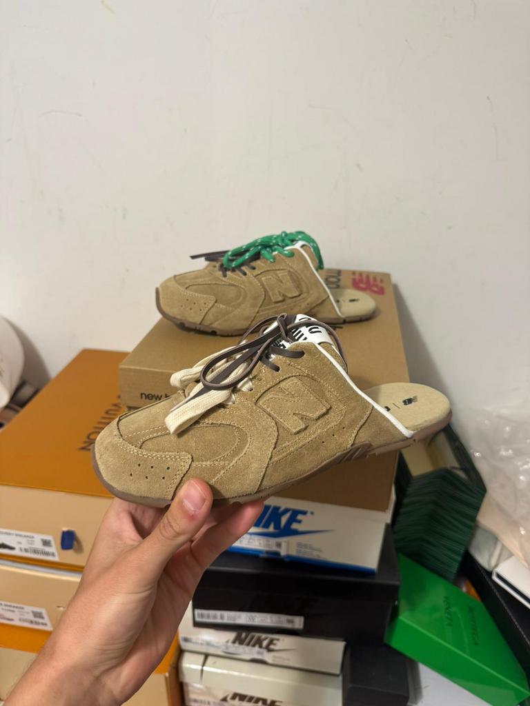 New Balance x Miu Miu 530 SL Suede Sneaker, Kleding | Dames, Schoenen, Ophalen of Verzenden, Nieuw