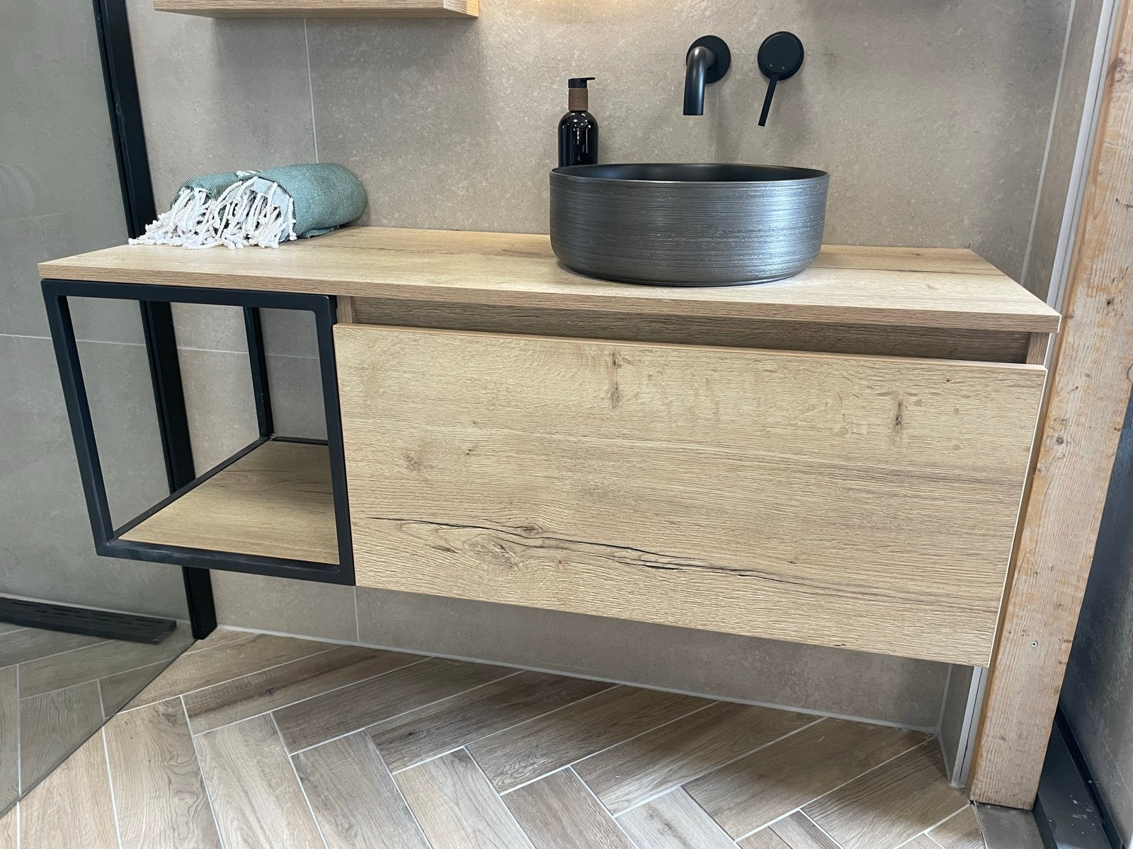 Badmeubel 120cm eiken kleur met lade en zwart regaal, Ophalen, Nieuw, 50 tot 100 cm, Minder dan 100 cm