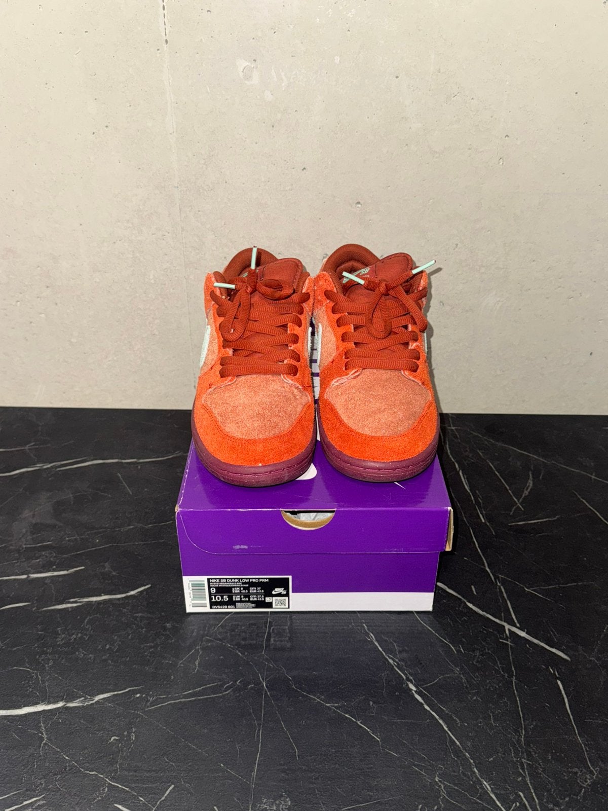 Nike SB Dunk Low Mystic Red MAAT 42,5, Ophalen of Verzenden, Zo goed als nieuw, Overige kleuren