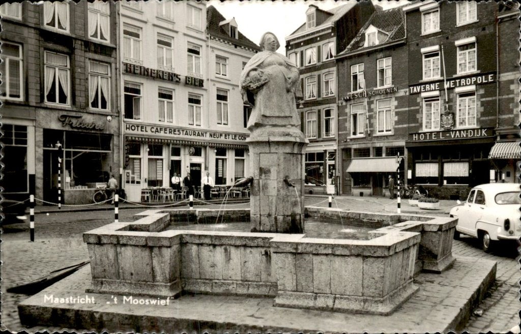 Maastricht - t Mooswief - fontein, Ophalen of Verzenden, 1940 tot 1960, Gelopen, Limburg