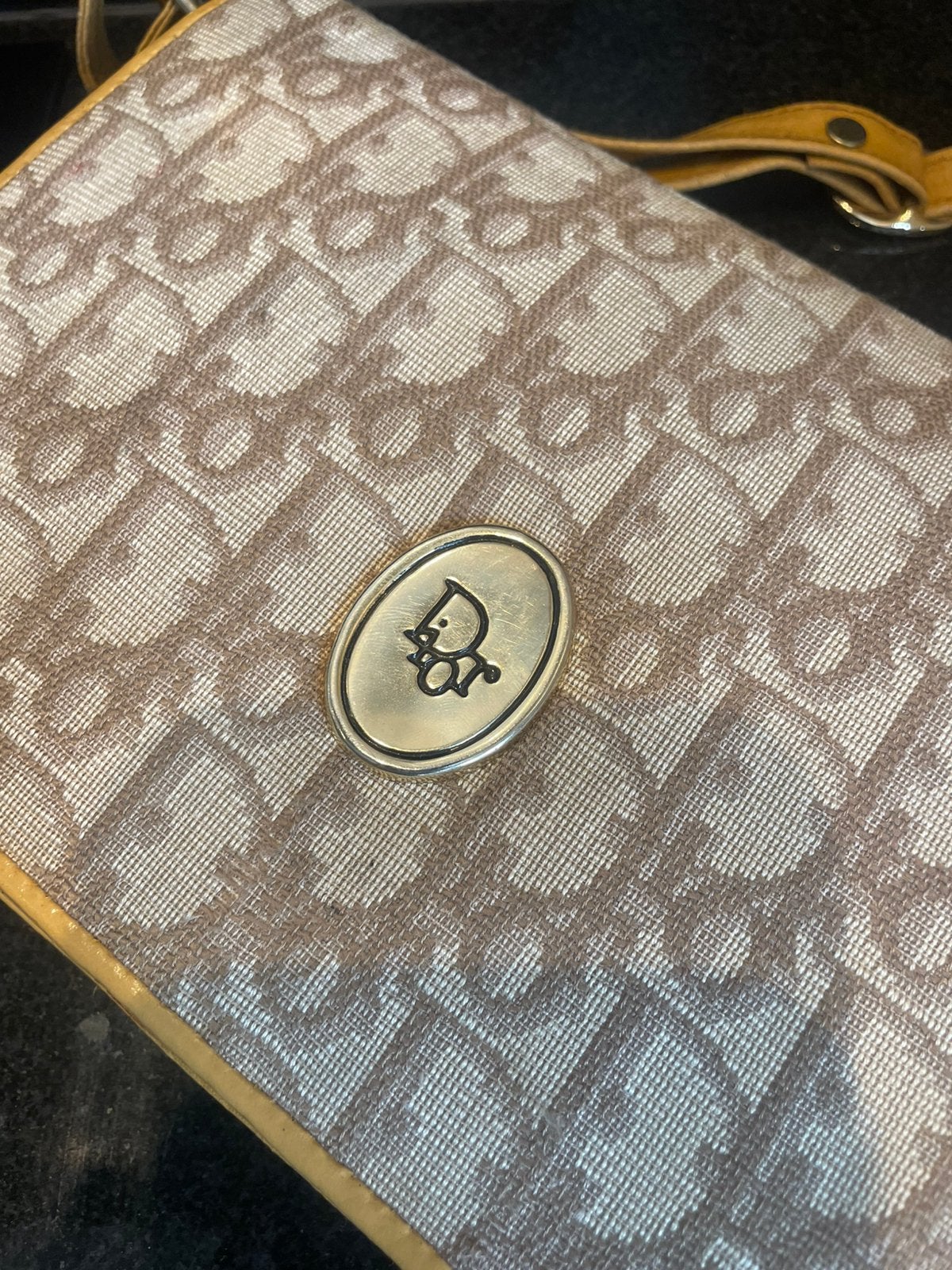 Vintage Christian Dior 30 Montaigne clutch,vintage,origineel, Ophalen of Verzenden, Zo goed als nieuw, Beige