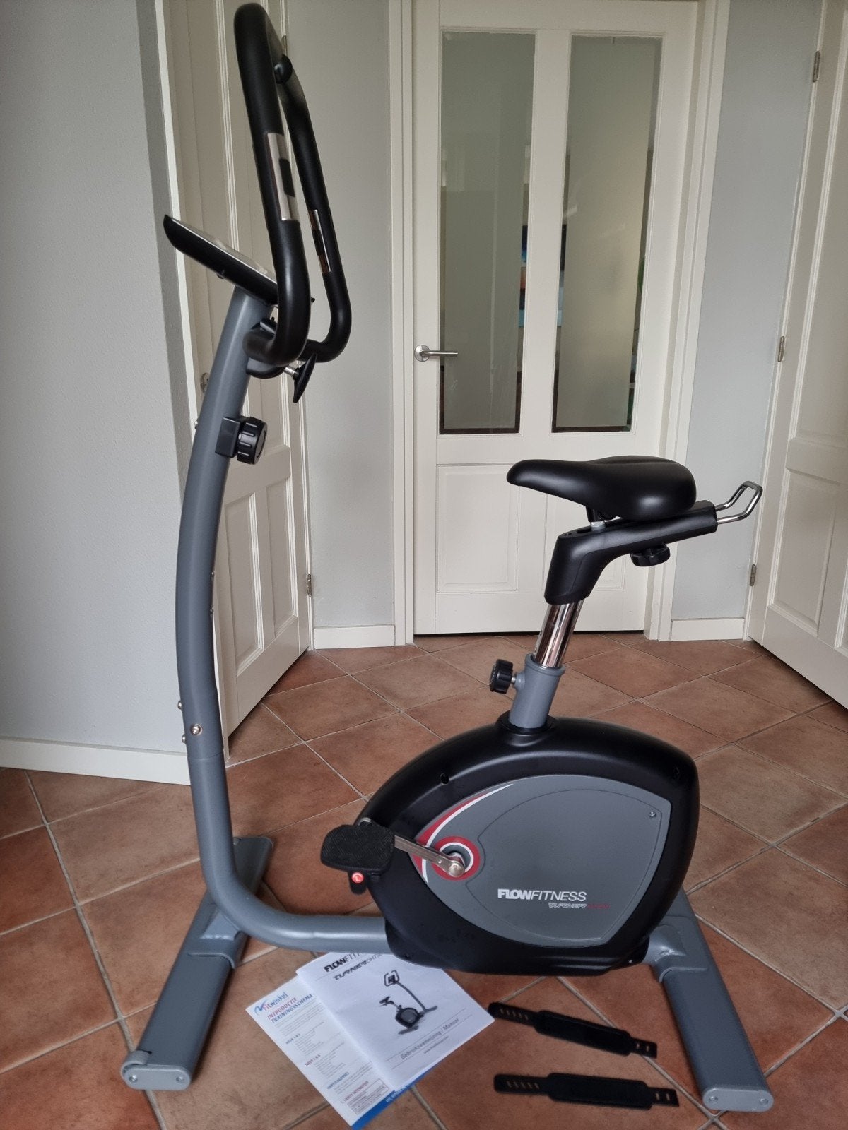 Hometrainer Flow Fitness. Lage instap. Fysio. Max. 120 kg, Ophalen, Zo goed als nieuw, Hometrainer