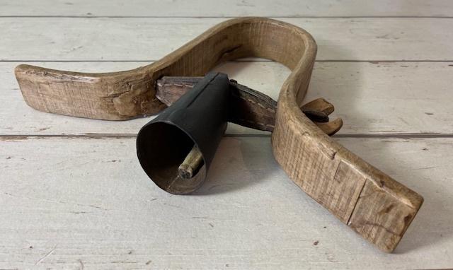 Unieke Franse geitenbel met klepel van been en houten juk, Ophalen of Verzenden, Gebruikt