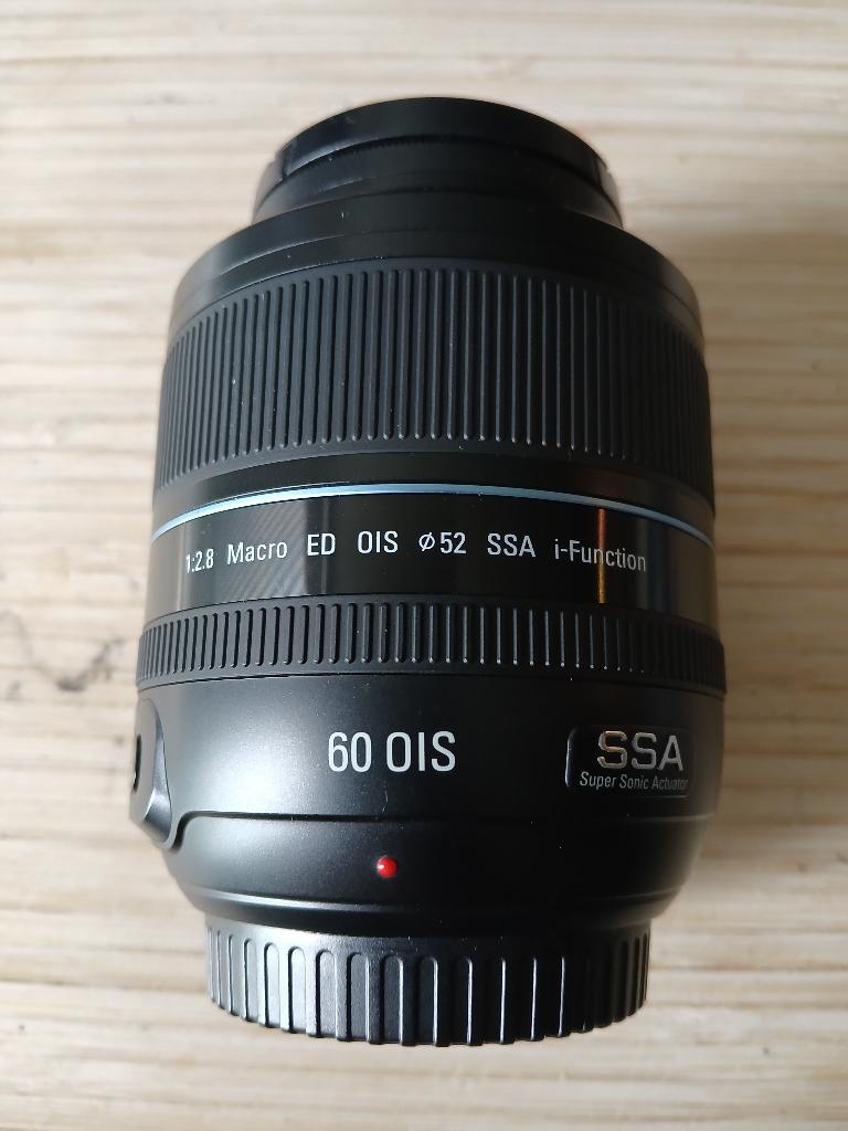 Samsung NX 60 mm lens., Ophalen of Verzenden, Zo goed als nieuw, Standaardlens