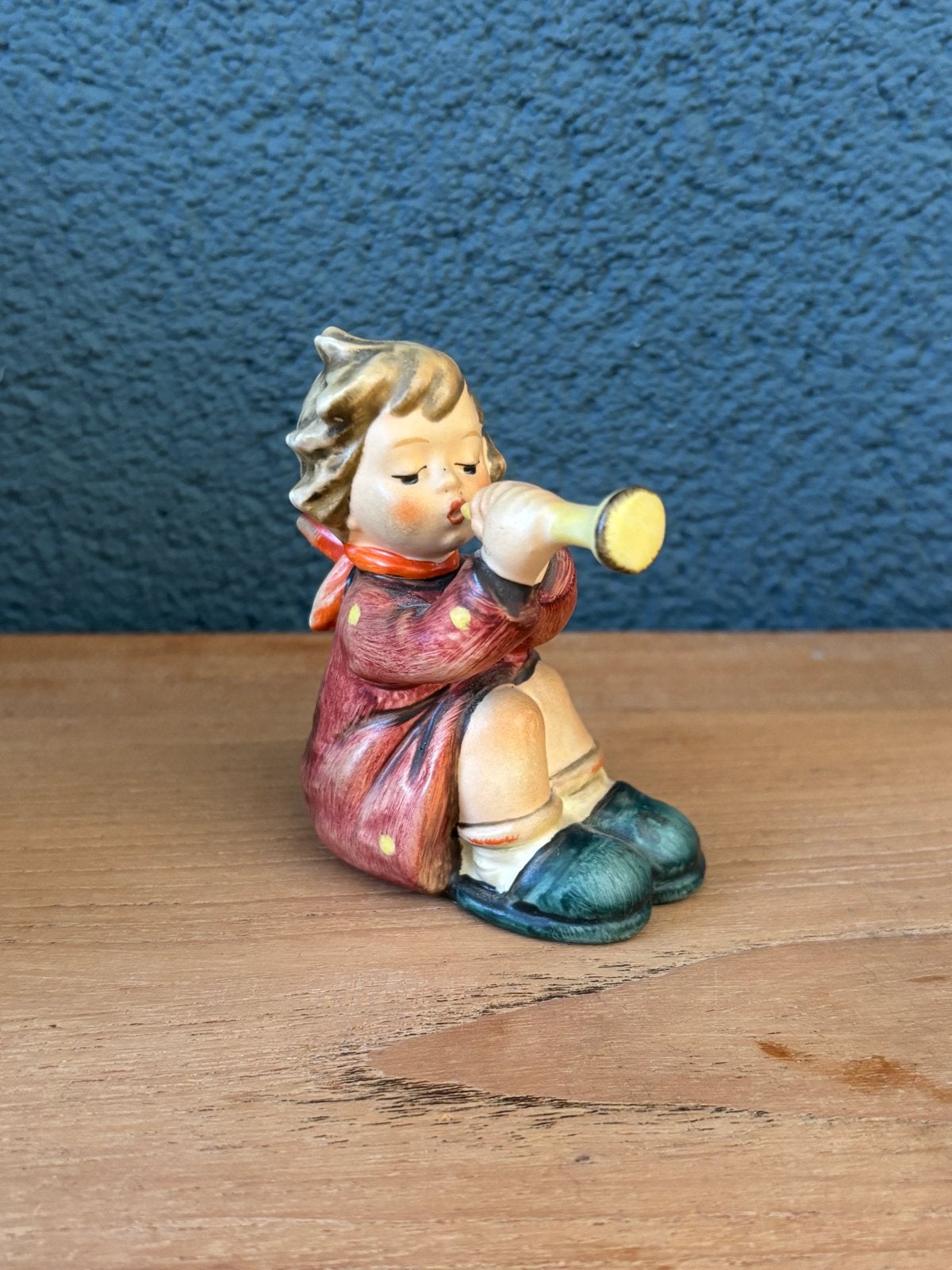 Vintage Hummel beeldje:  391 Jongen met hoorn (Goebel 1988), Ophalen, Zo goed als nieuw, Hummel