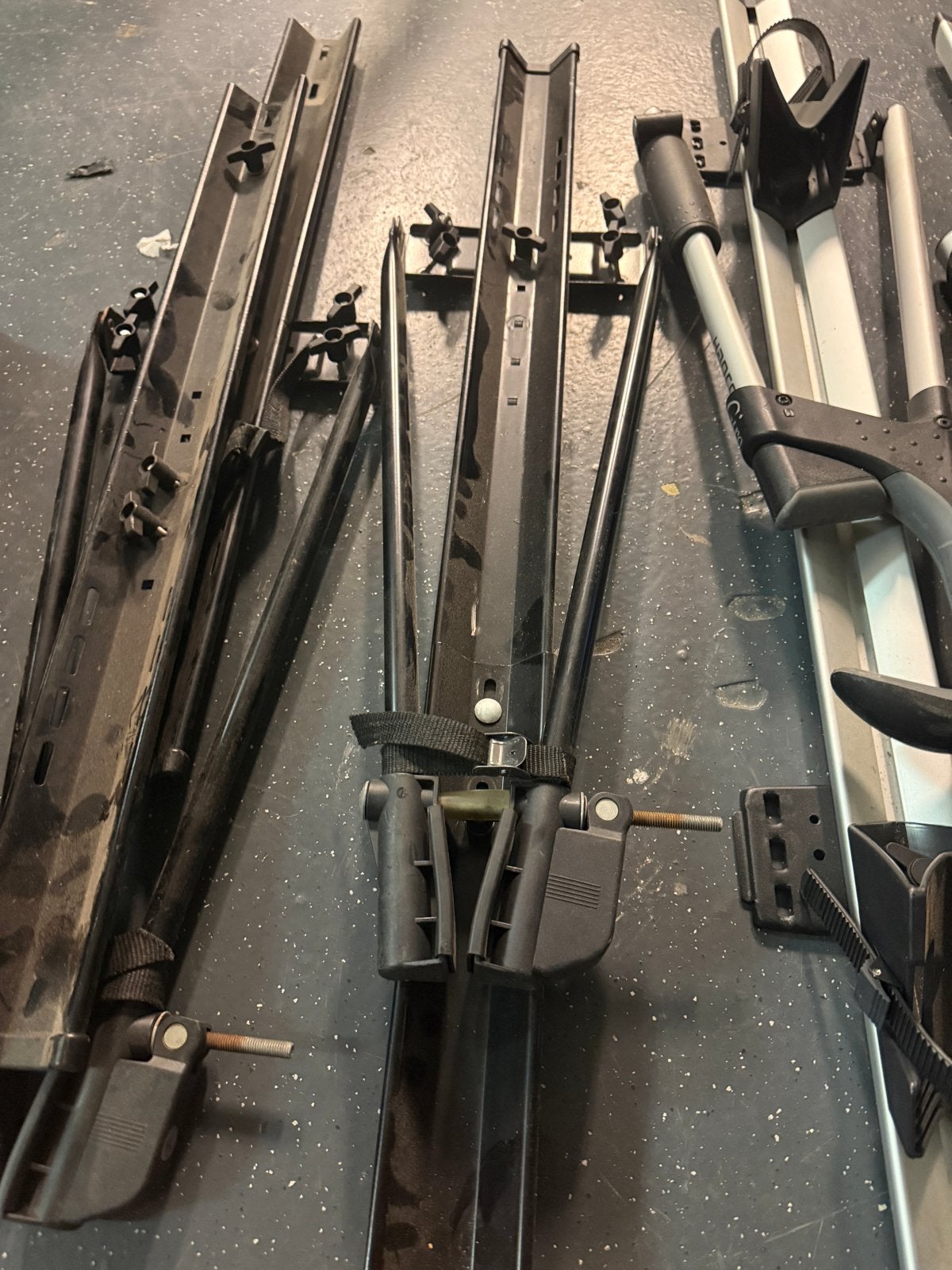 4x Fietsdragers: 2x Hapro Giro (z.g.a.n.) + 2x merkloos, Auto diversen, Fietsendragers, Ophalen, 3 fietsen of meer, Zo goed als nieuw