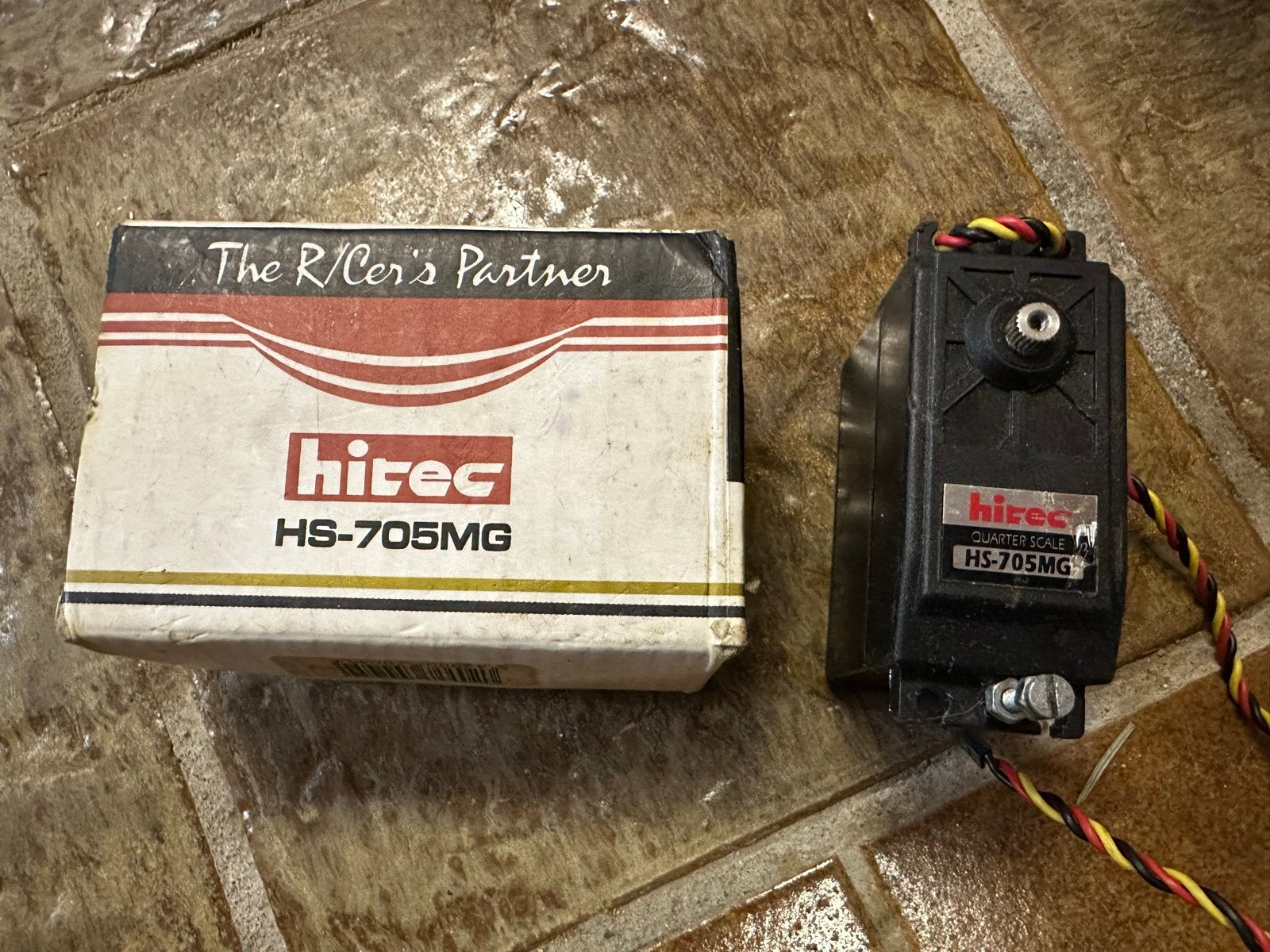Hitec HS-705MG & Graupner JR C 12021 Jumbo Servo's, Ophalen of Verzenden, Gebruikt