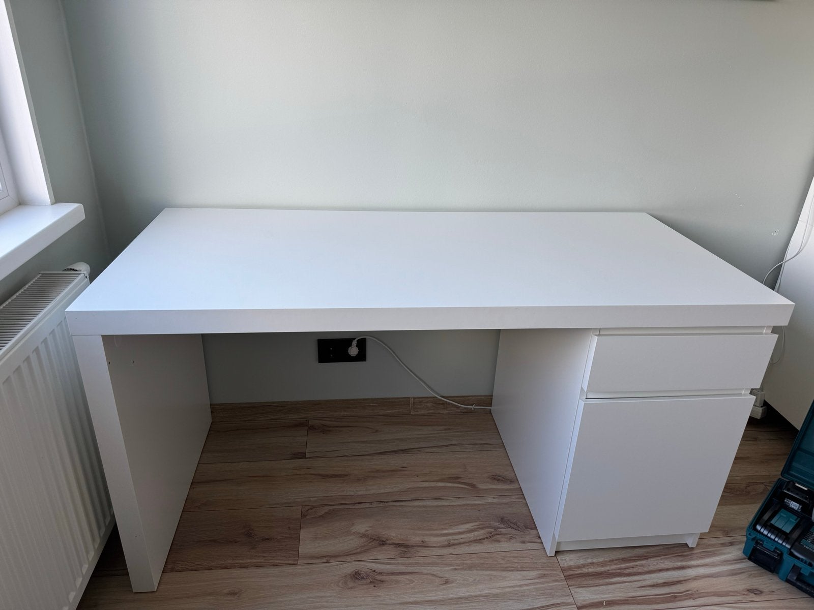 IKEA Malm bureau wit met lades, Huis en Inrichting, Bureaus, Ophalen, Gebruikt, Met lades, Spaanplaat of MDF