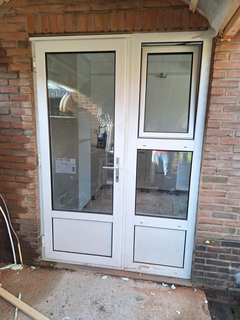 Witte kunststof buitendeur met zijpaneel, Gebruikt, Ophalen of Verzenden, Buitendeur, Glas