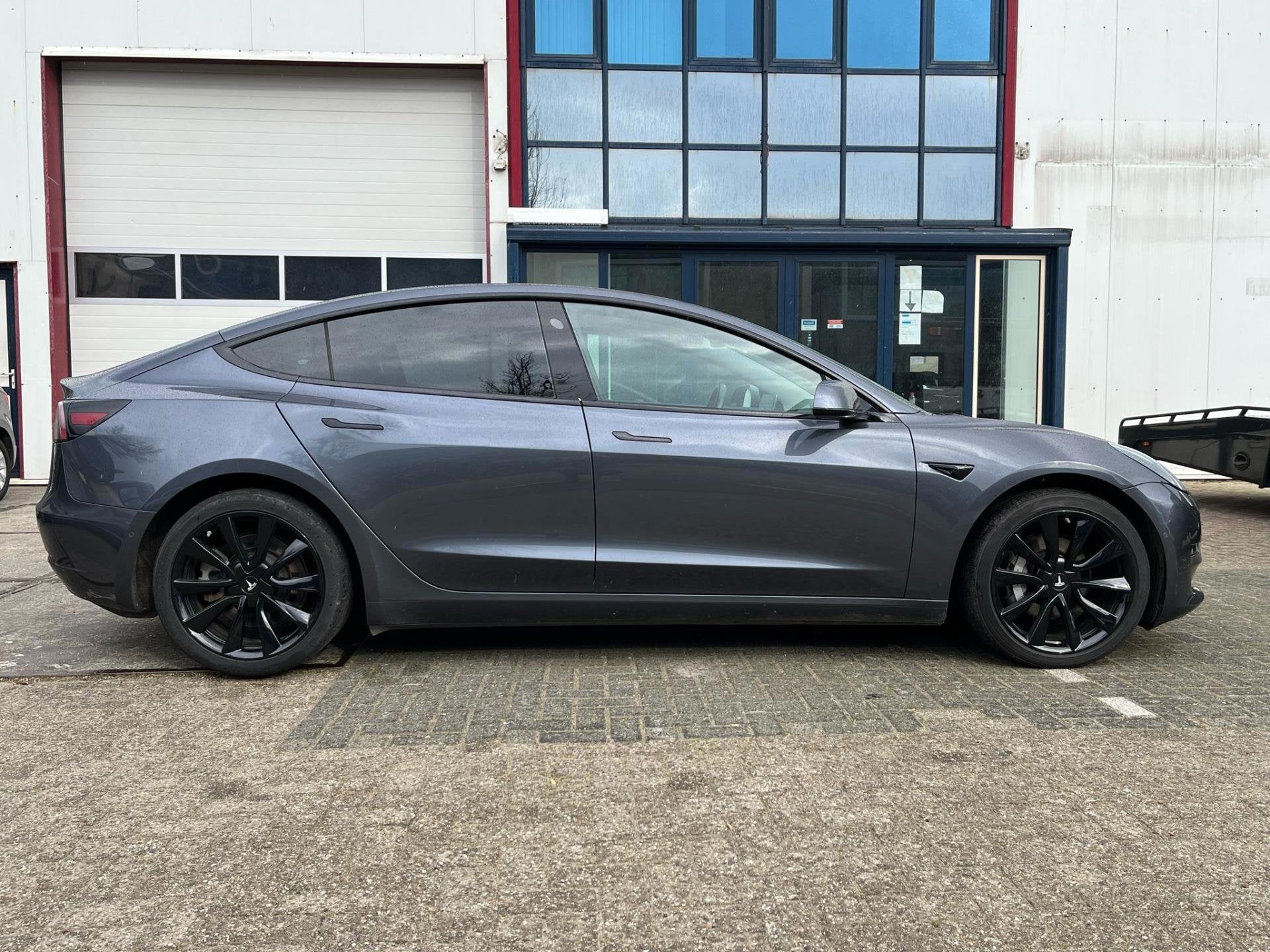 Tesla Model 3 Long Range AWD 75 kWh BLACK LINE!, Auto's, Automaat, Zilver of Grijs, 84 €/maand, Stoelverwarming