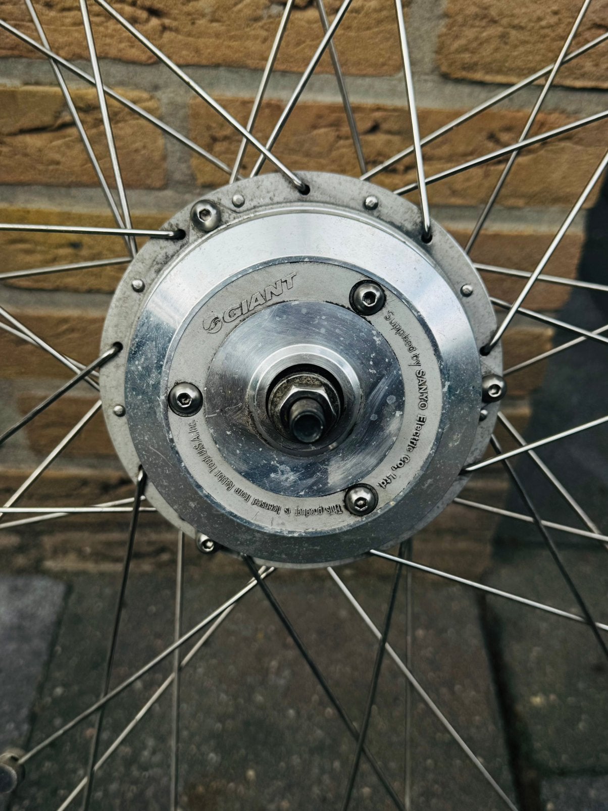 Giant Twist voorwiel 28 met Sanyo motor 36v, Fietsen en Brommers, Ophalen, Zo goed als nieuw, Elektrische fiets, Motor