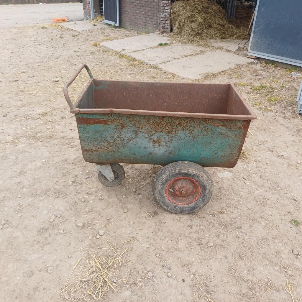 2 brokken wagens, Ophalen