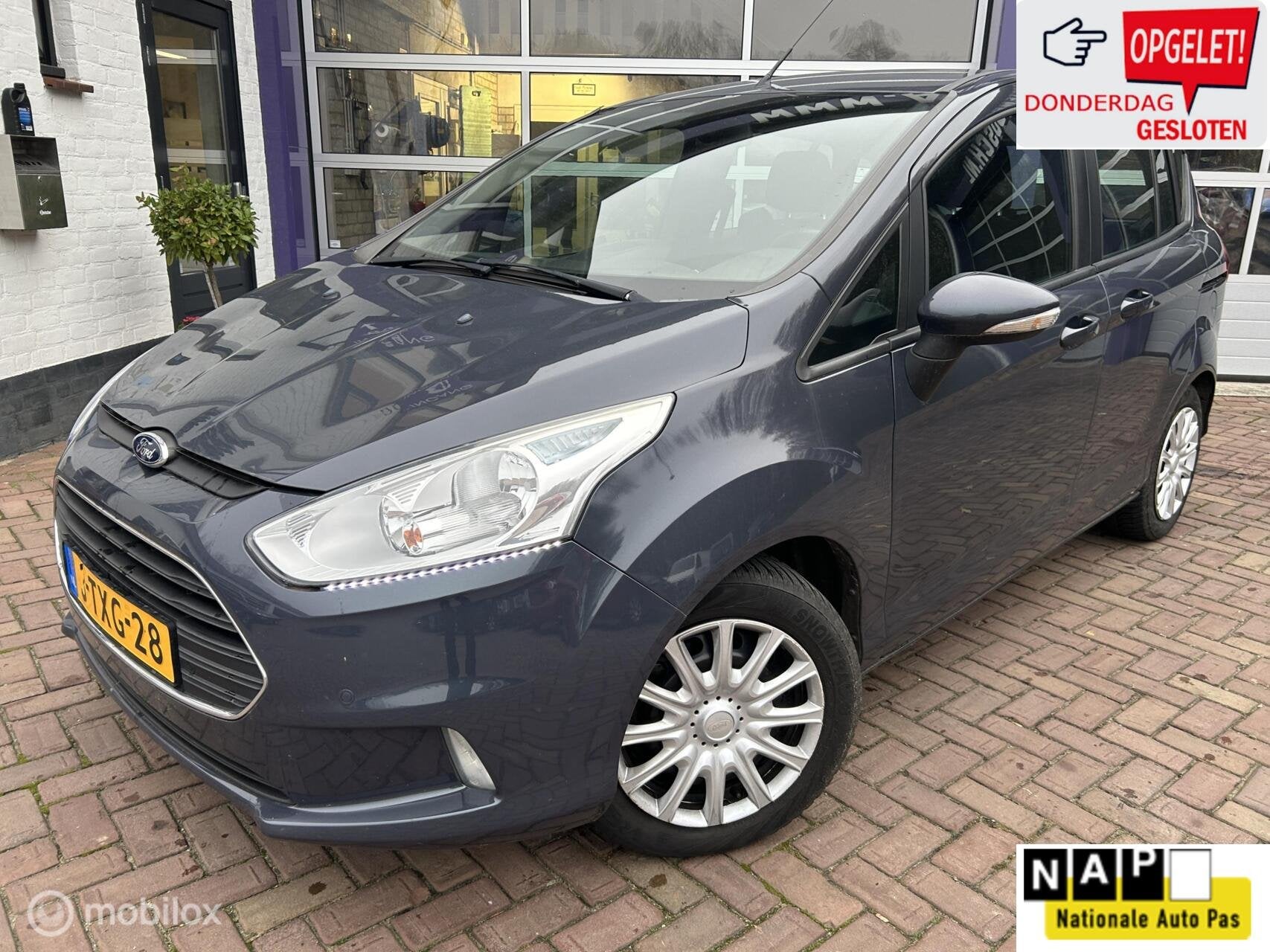 Ford B-Max 1.0 EcoBoost Style * NAVIGATIE * AIRCO * TREKHAAK, Voorwielaandrijving, Euro 5, Gebruikt, 750 kg