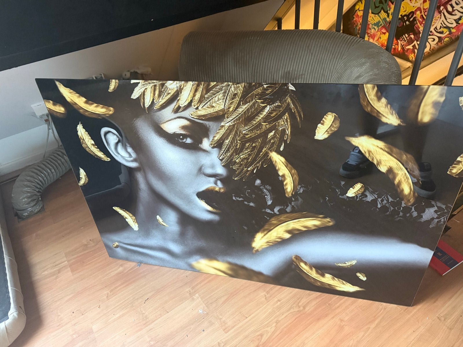 Modern schilderij: Vrouw met gouden veren, Figuren, Ophalen of Verzenden, Print, Overige materialen