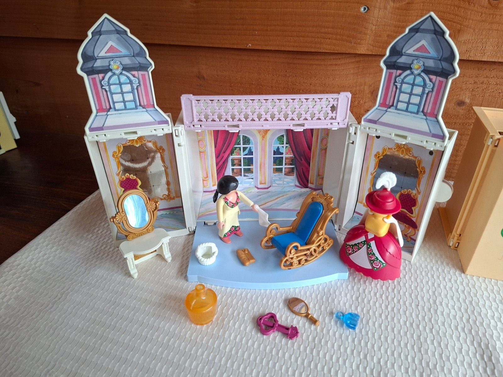 Playmobil meeneem huisjes: prinsessenkasteel en paardenstal, Ophalen of Verzenden, Gebruikt, Jongen of Meisje