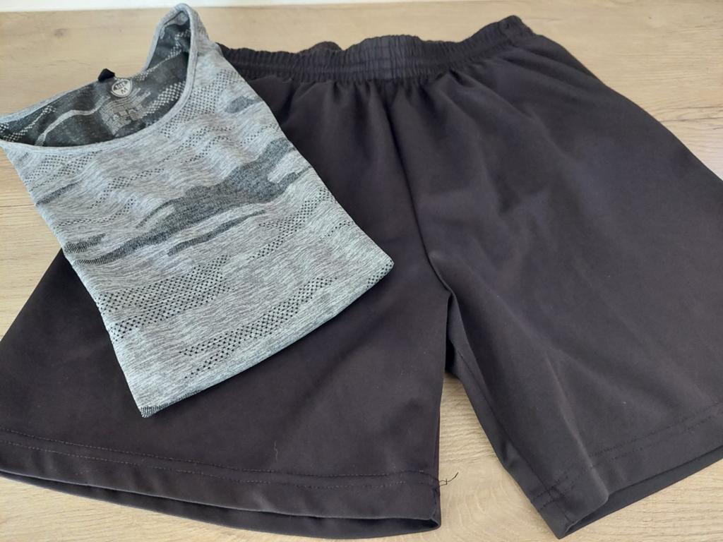 Sportkleding, shirt en sportbroekje, Maat 38/40 (M), Zwart, Overige typen, Ophalen of Verzenden