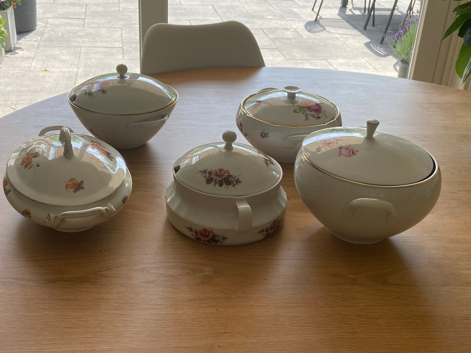 Vintage porseleinen serveerschalen set met bloemmotief, Ophalen
