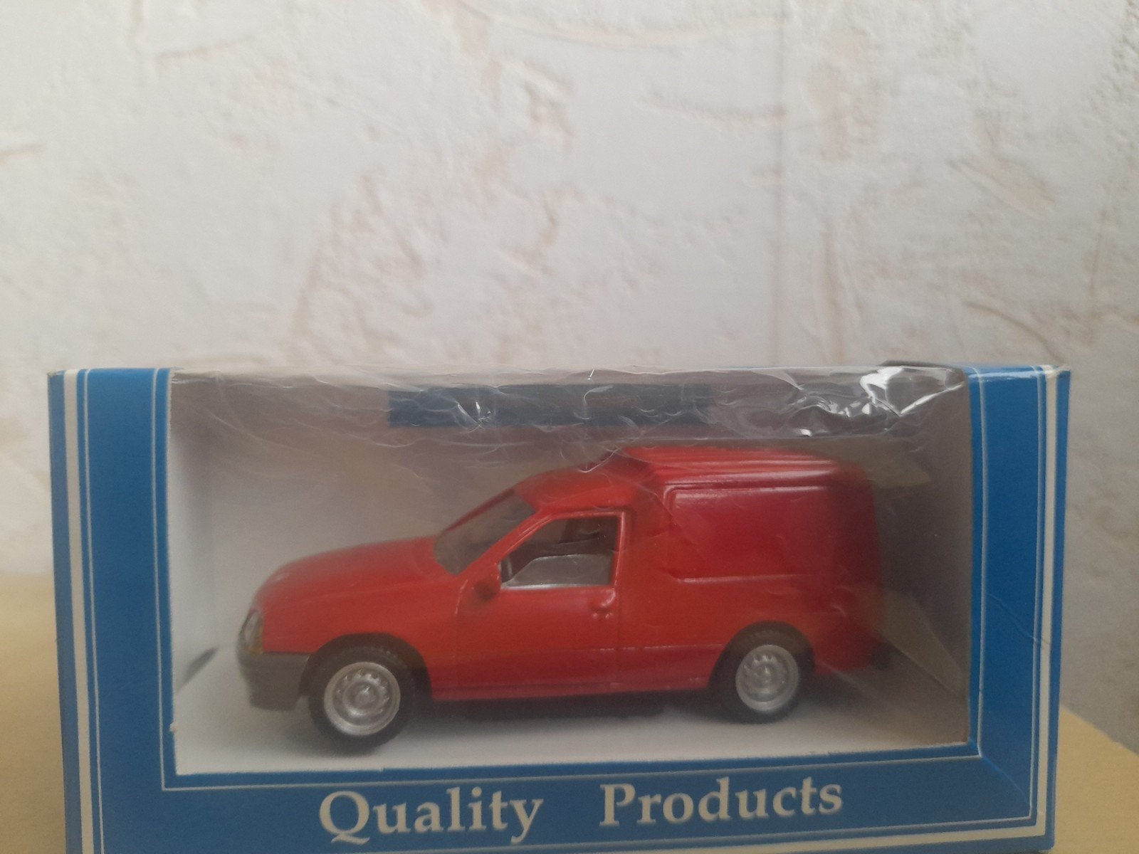 Opel Kadett E Combo Rood Ahc 1:43 (incl ovp), Ophalen of Verzenden, Zo goed als nieuw, Auto, Overige merken