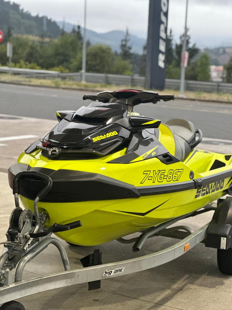 Saedoo RXT 300, Watersport en Boten, Ophalen, Zo goed als nieuw, Benzine, 200 pk of meer