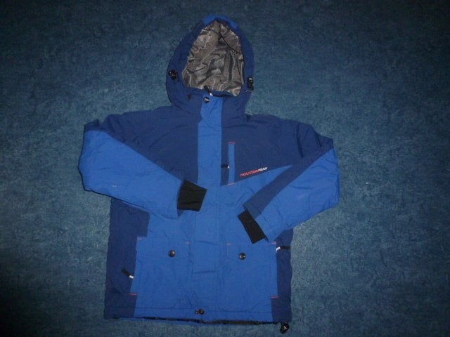 ECHT HAAST NIEUW 1 lekker warme blauwe winterjas maat 140, Kinderen en Baby's, Kinderkleding | Maat 140, Ophalen of Verzenden