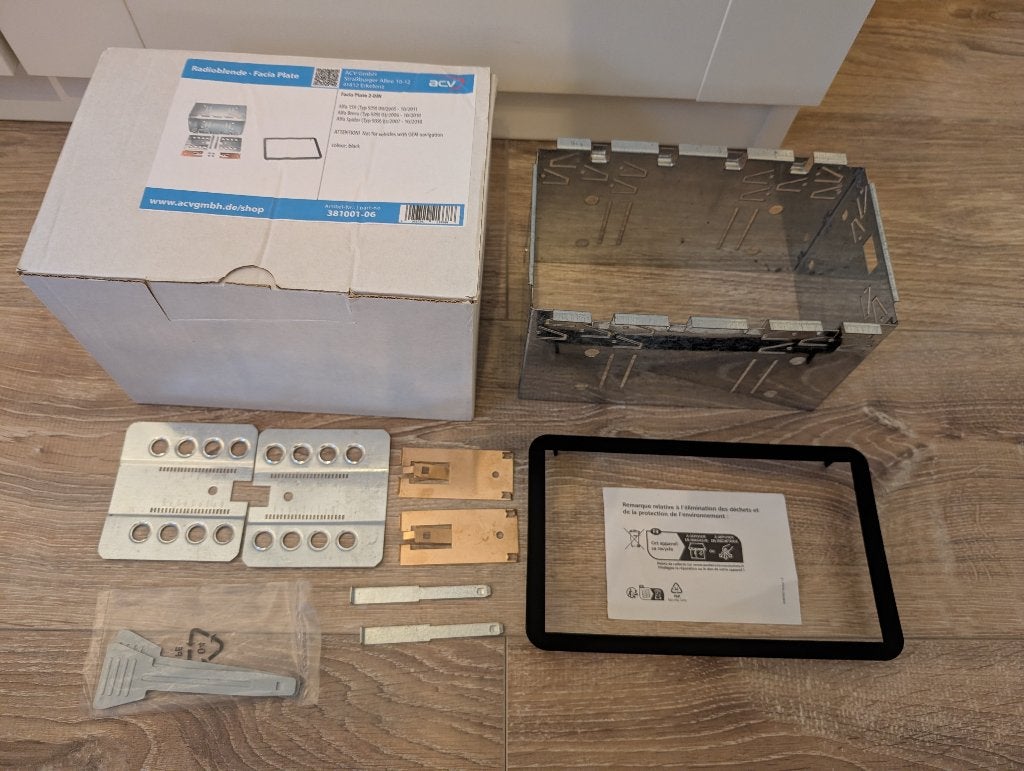 2-DIN inbouwpaneel Alfa Romeo 159 / Brera / Spider 381001-06, Auto diversen, Autoradio's, Ophalen of Verzenden, Zo goed als nieuw