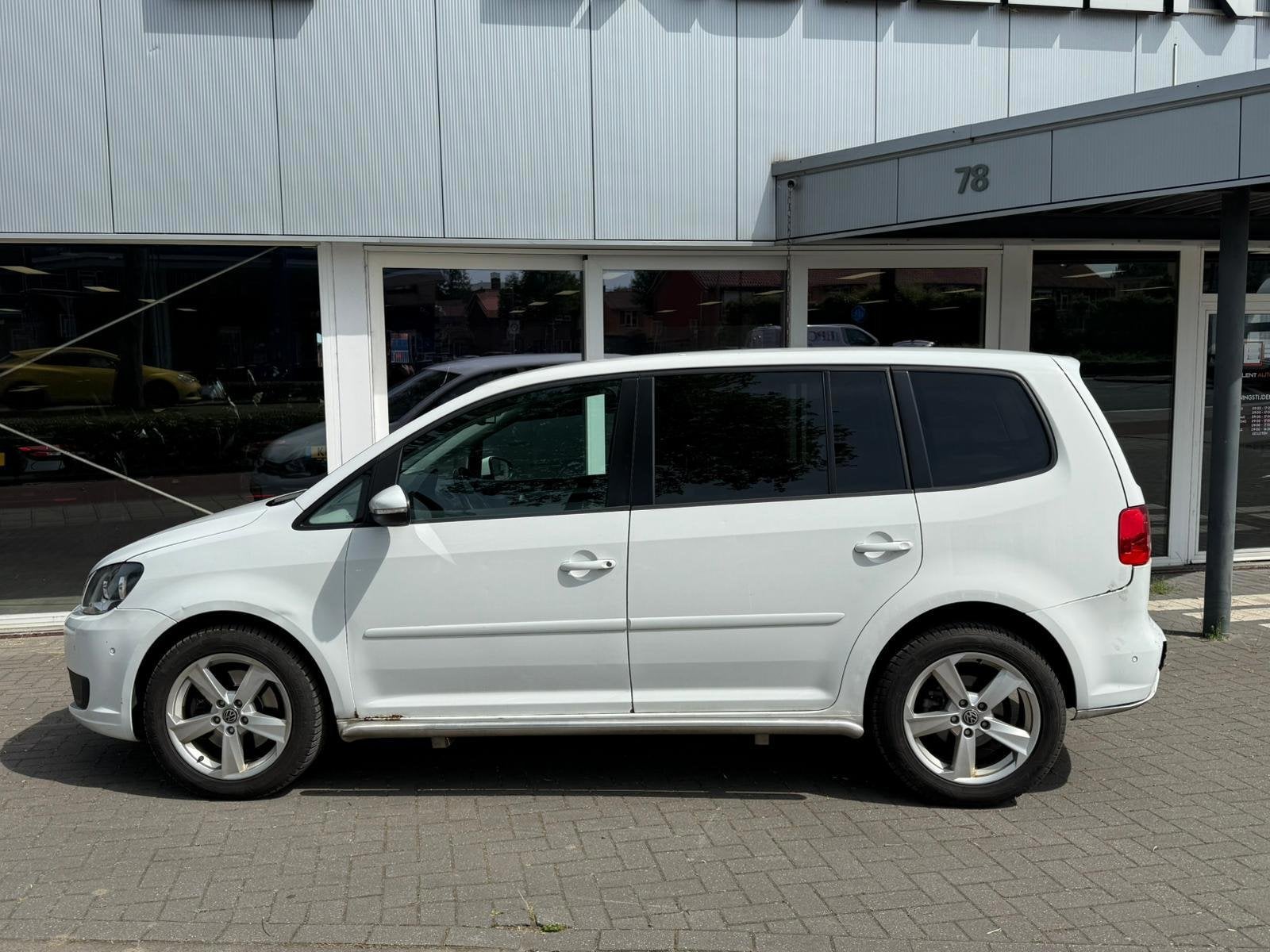 Volkswagen Touran 2.0 TDI DSG Comfortline BlueMotion, Auto's, Stof, Zwart, 4 cilinders, Wit