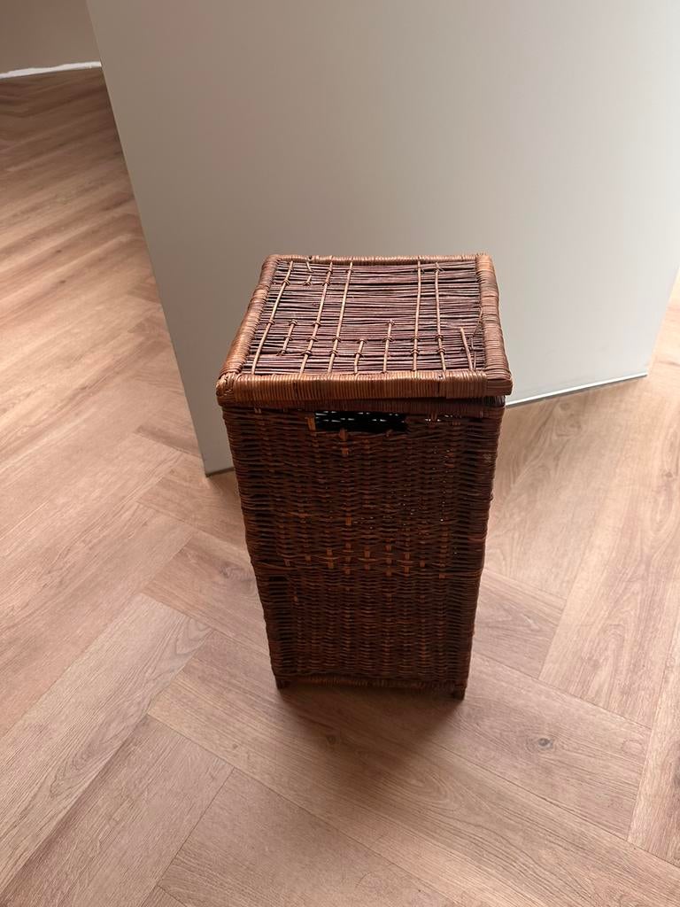 Rieten, hoge mand, Huis en Inrichting, Woonaccessoires | Schalen en Manden, Ophalen, Gebruikt, Rond, Riet