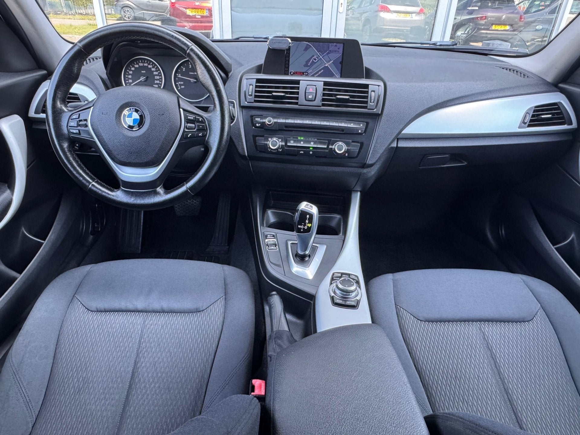 BMW 1-serie 116i Business | Automaat | Cruise | Navi, Euro 5, Gebruikt, 4 cilinders, Origineel Nederlands