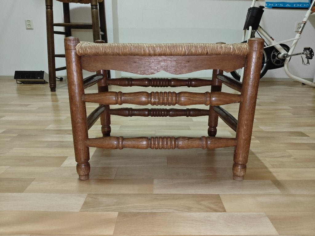 Te koop, antieke houten krukje, Huis en Inrichting, Ophalen, Zo goed als nieuw, Hout