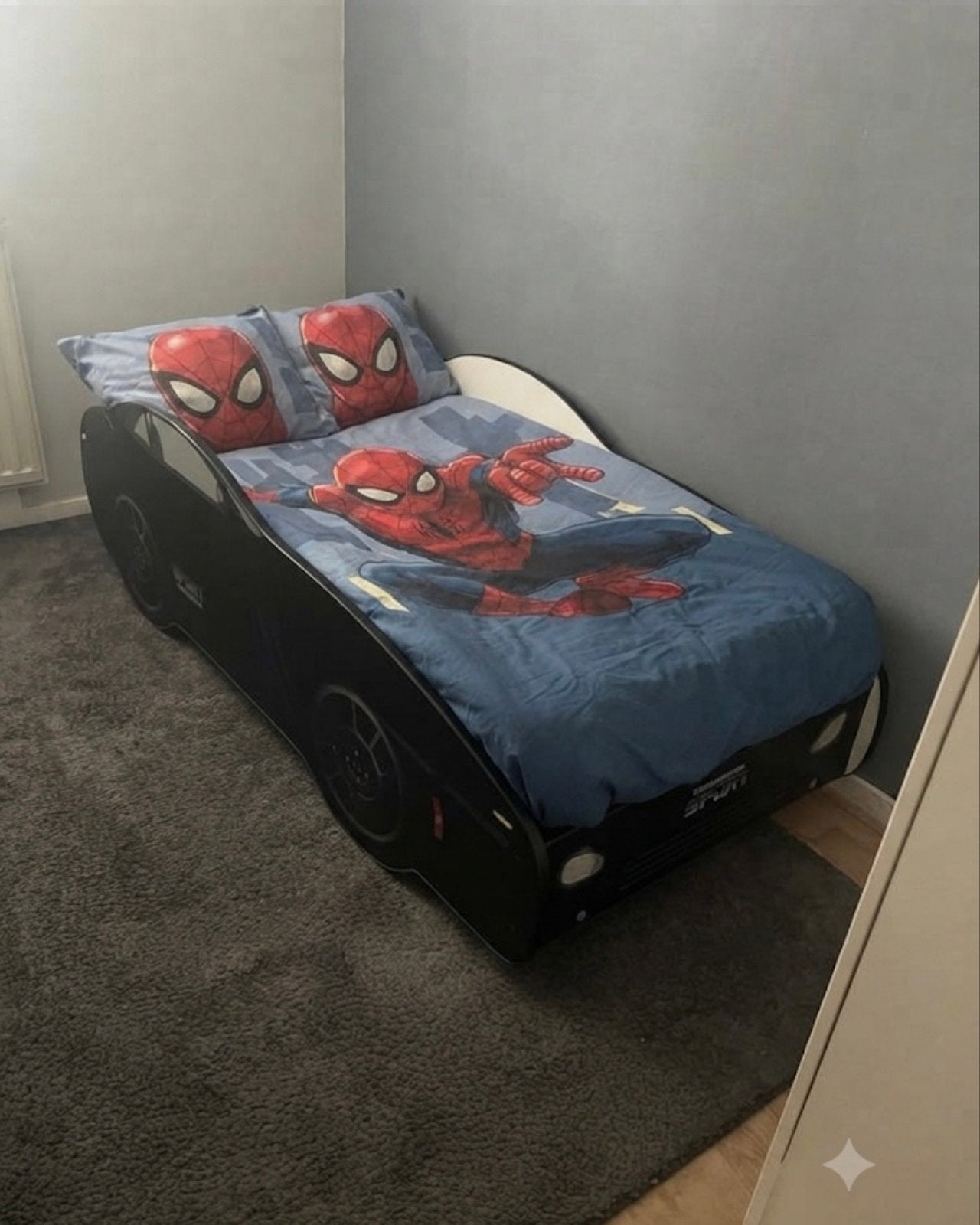 Jongensbed in autovorm - Zo goed als nieuw, Ophalen, 70 tot 85 cm, Zo goed als nieuw, Lattenbodem