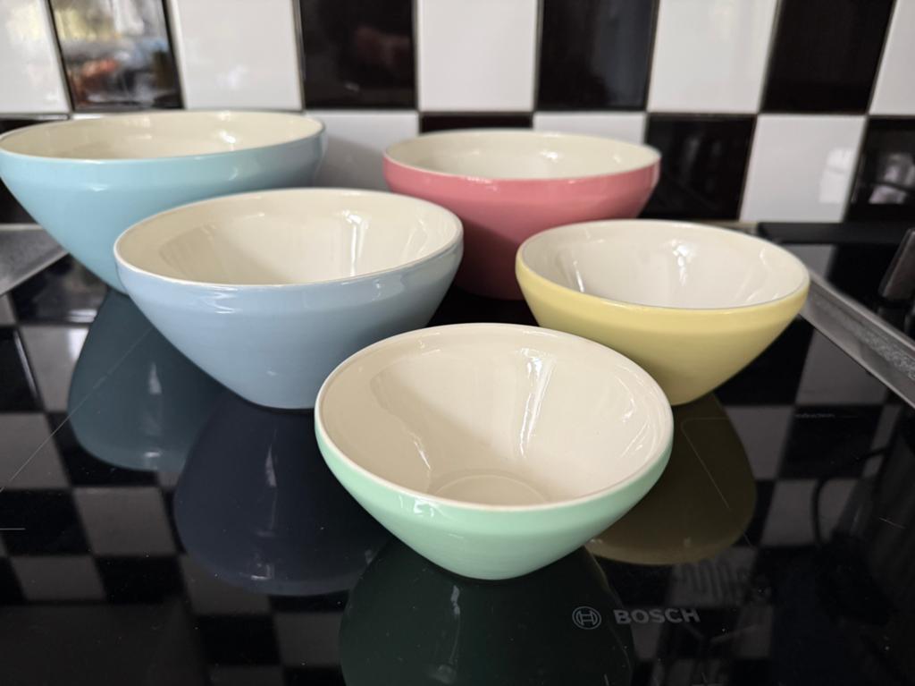 Nest pastel schalen model V Regout de Sphinx Maastricht, Ophalen of Verzenden
