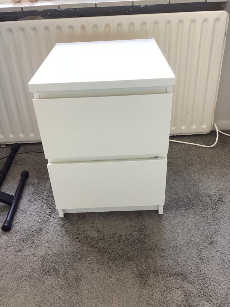 Malm ikea nachtkastje/ladekast met 2 lades, Huis en Inrichting, Slaapkamer | Nachtkastjes, Ophalen, Gebruikt, 45 tot 65 cm, Minder dan 55 cm
