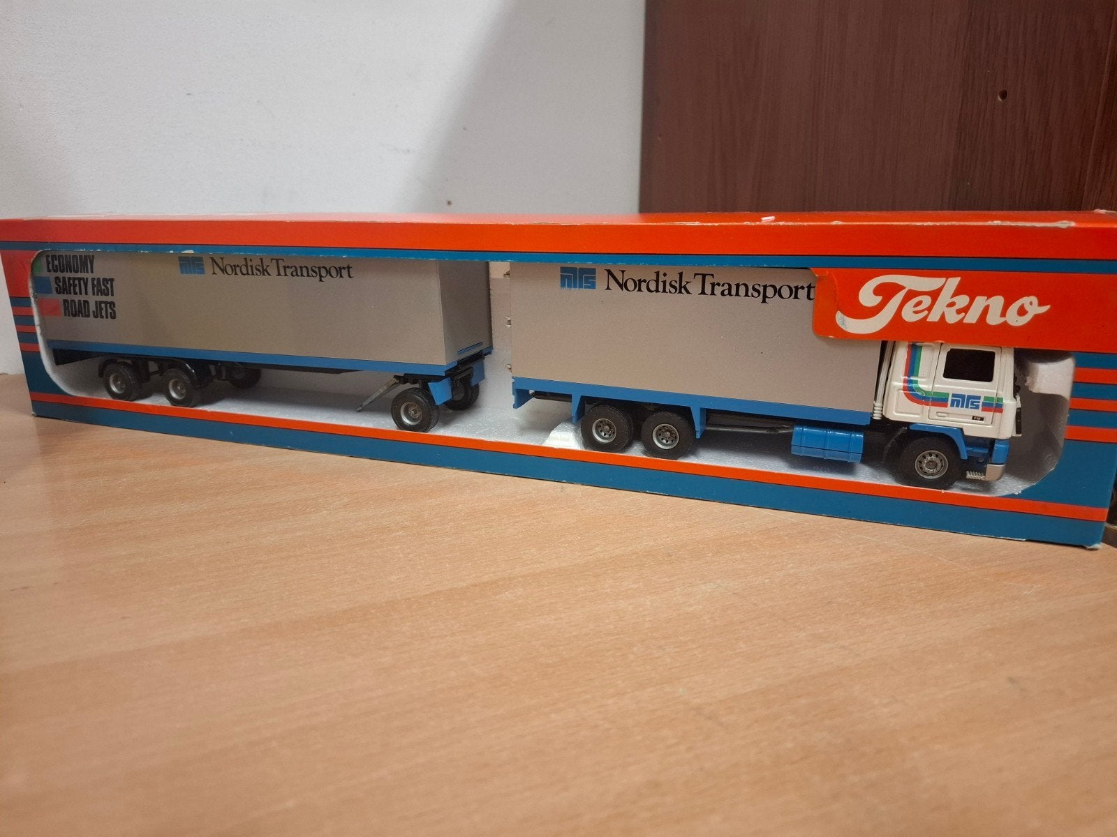 Volvo F12 Nordisk Zweedse aanhanger, Ophalen of Verzenden, Zo goed als nieuw, Bus of Vrachtwagen, Tekno