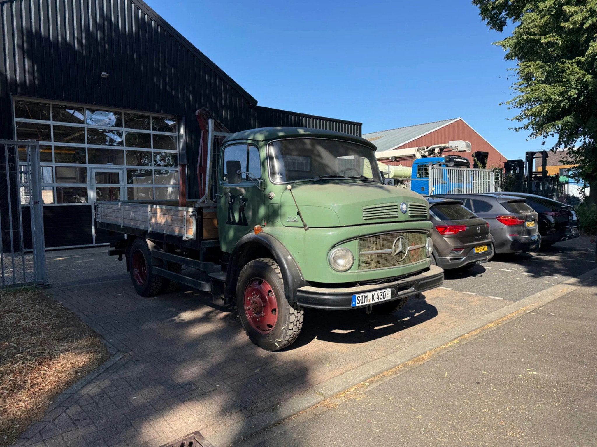 Mercedes-Benz 710 4X4 + Palfinger kraan / Oldtimer / 52.539k, Auto's, Vrachtwagens, 101 pk, Overige kleuren, Bedrijf, Vierwielaandrijving