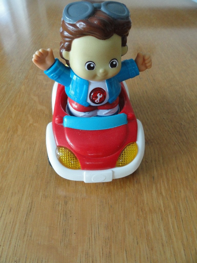 "Tip"auto met muziek en tekst - Jasper vtech, Ophalen, Zo goed als nieuw, 6 maanden tot 2 jaar