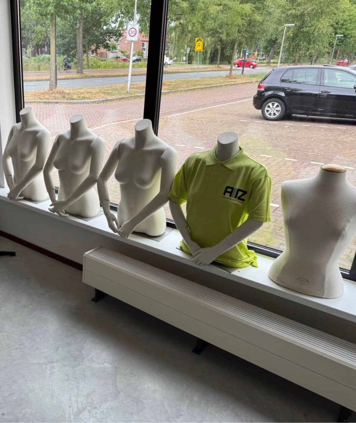 Partij professionele etalagepoppen, Verzenden, Zo goed als nieuw, Pop