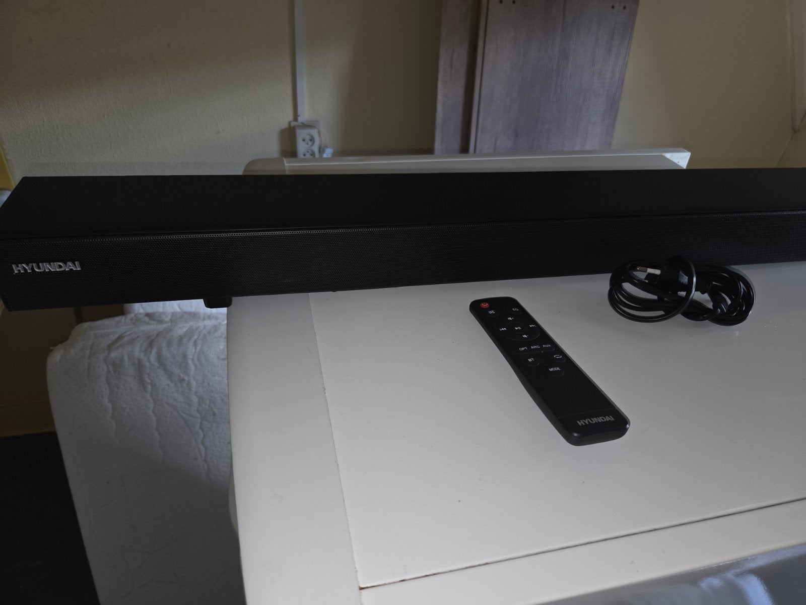 Hyundai Soundbar 2.1 met kabels en afstandsbediening, Audio, Tv en Foto, Ophalen of Verzenden, Bluetooth, Zo goed als nieuw