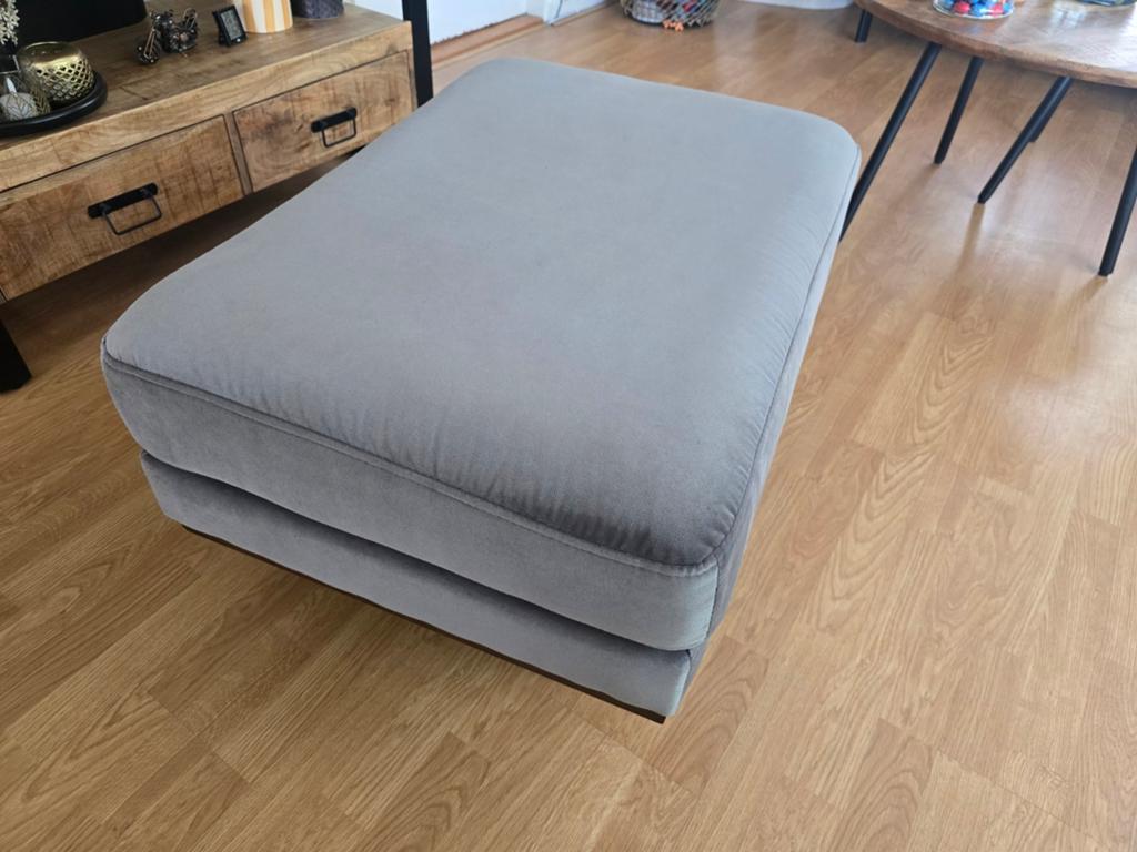 Grijs Velvet poef/voetenbank - Goede staat - 83x45x57cm, Ophalen, Gebruikt, 75 tot 100 cm, Stof