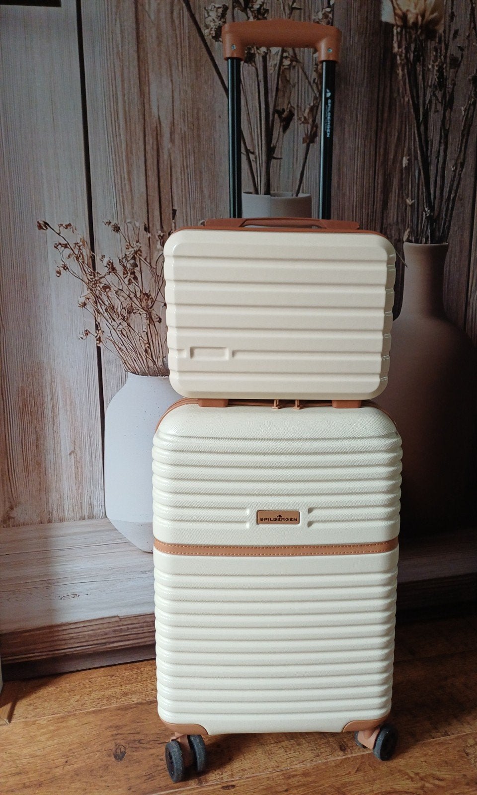 Koffer incl beautycase, Ophalen, Zo goed als nieuw, Hard kunststof, 50 tot 60 cm