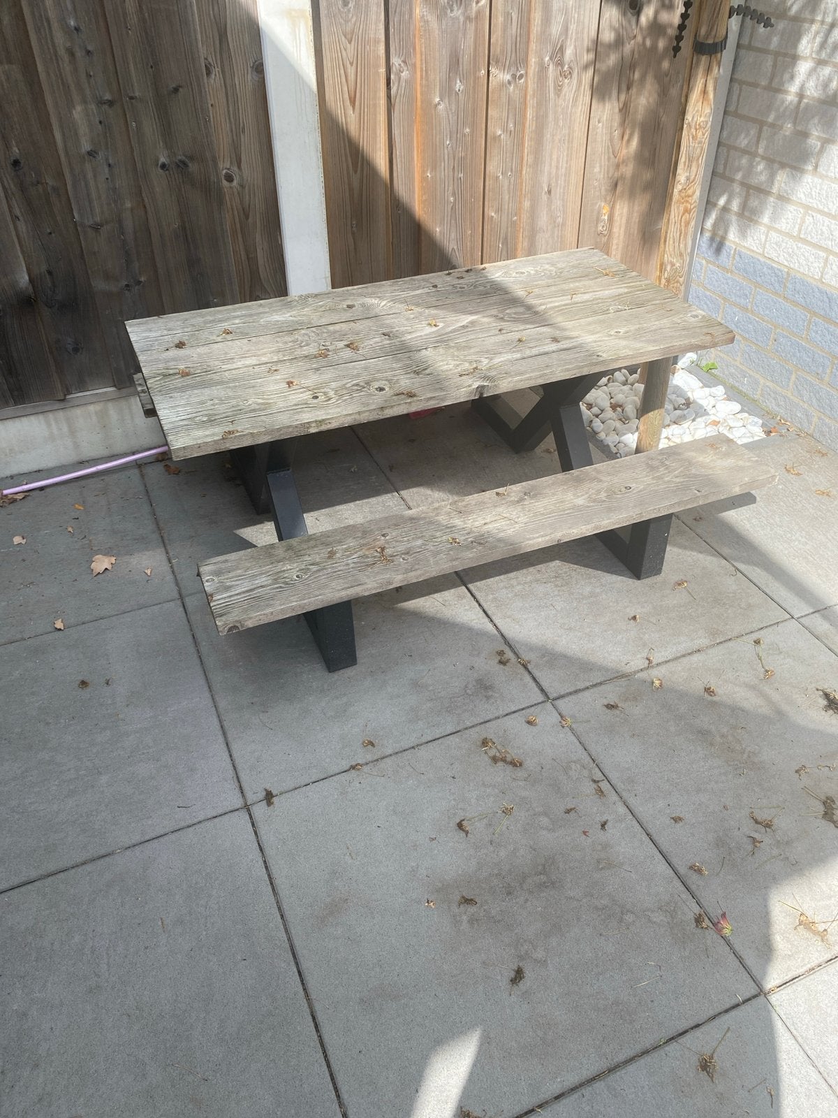 Robuuste houten kinder picknicktafel met een stalen onderste, Tuin en Terras, Ophalen, Gebruikt, Rechthoekig, Hout