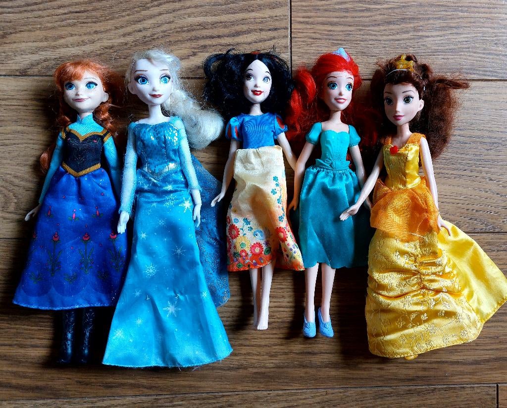 prinsessen barbie poppen, Kinderen en Baby's, Speelgoed | Poppen, Ophalen of Verzenden, Zo goed als nieuw, Overige typen